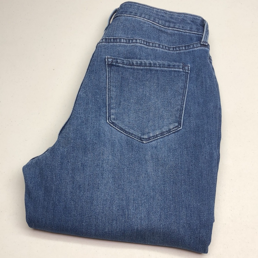 LIKE NEW OLD NAVY HIGH-RISE WOW FLARE JEANS 10/30x34 BOHO COOL ⭐️